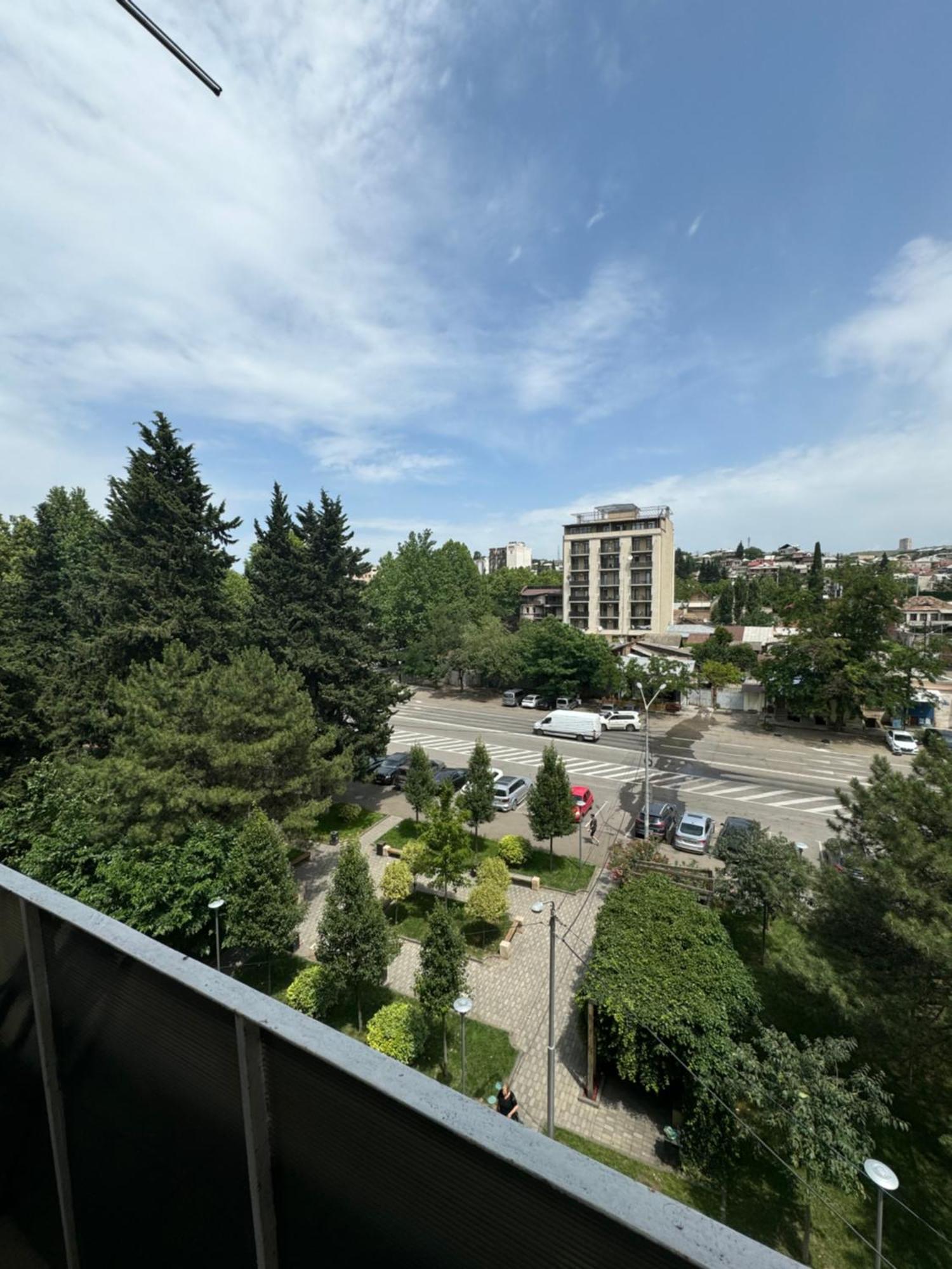 Cozy apartment with balcony Tbilisi Zewnętrze zdjęcie